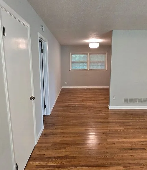 2902 Highbrook Ct — Photo 4