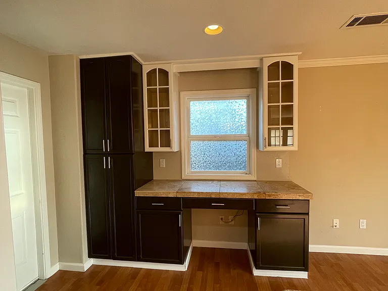 1010 Westway Dr — Photo 17
