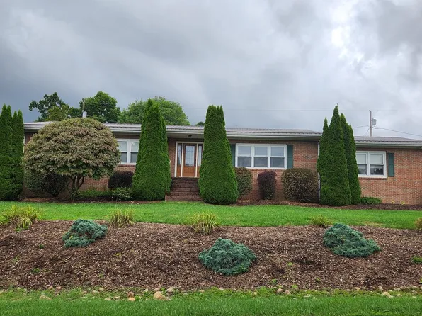 12218 Columbine Ln, Glade Spring, VA 24340