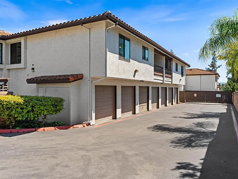 Pepper Dr — Photo 16