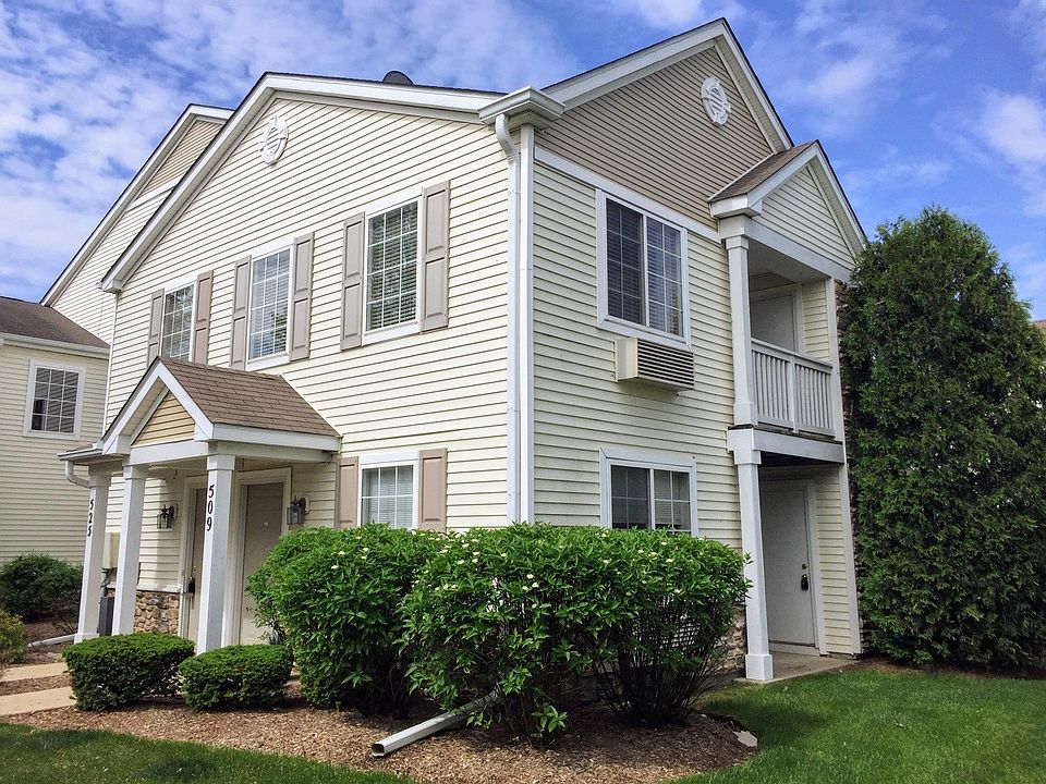 Welcome Home to 525 Silverstone Dr !