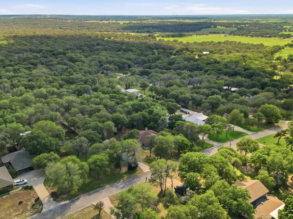 238 Deer Ridge, La Vernia, TX 78121
