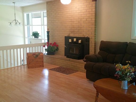 5th image of 586 Blue Water Dr