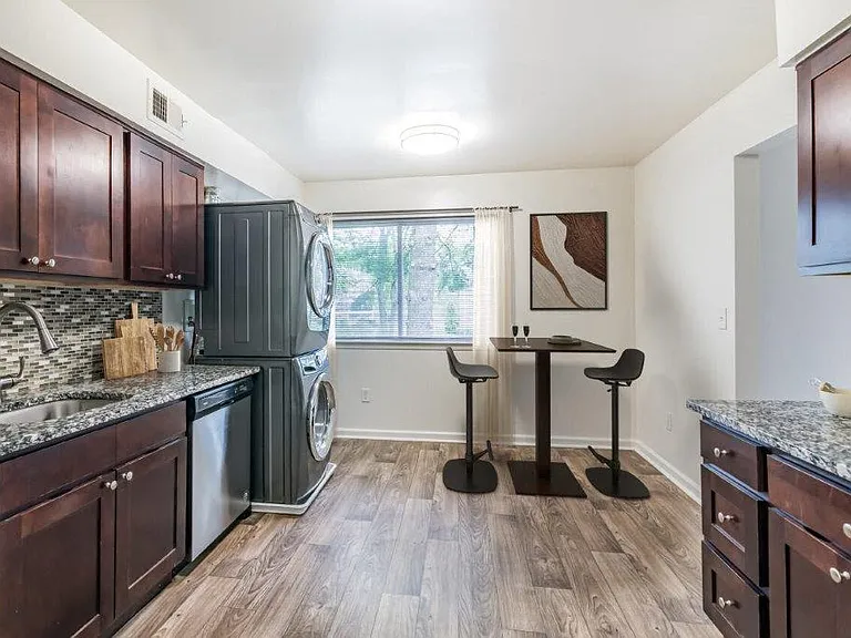 Tanglewood Terrace Apartment Homes — Photo 3