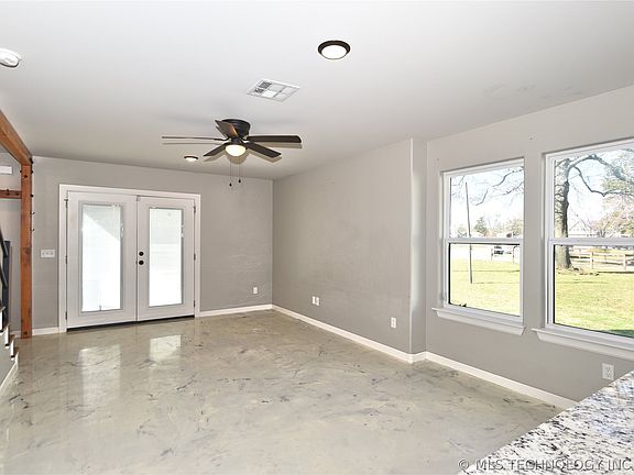 5th image of 35 W Main St