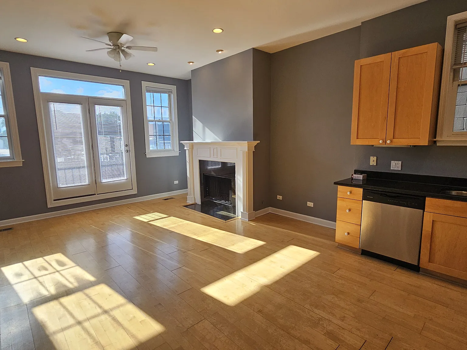 2 bed, 2.0 bath, $2,900 — Photo 2