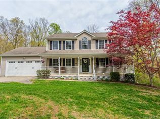 33 Hillside Ln, Colchester, CT 06415