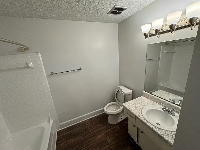 Hunting Ridge Apartments — Photo 28