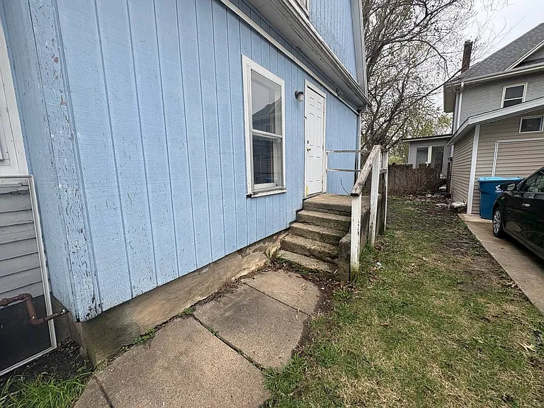 206 Allen St #2 — Photo 2