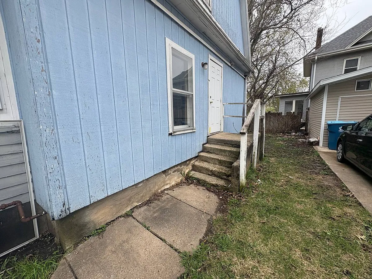 Building Photo - 206 Allen St #2
