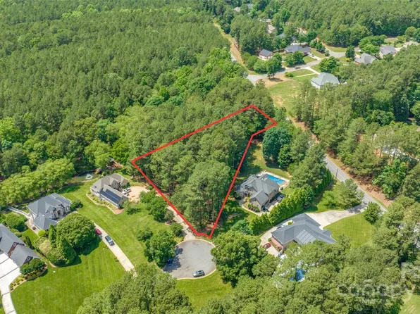 9207 Belle Pines Ct, Sherrills Ford, NC 28673