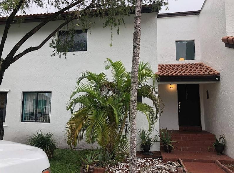 1st image of 1361 SW 124th Ct