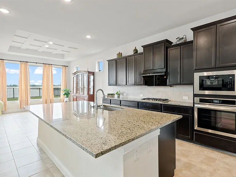 6007 Marsh Lake Ct — Photo 8