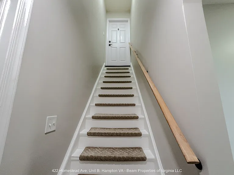 422 Homestead Ave #B — Photo 4