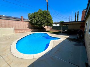 18619 Calahan St, Northridge, CA 91324