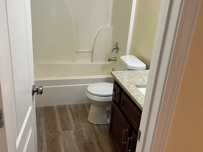 421 Bridgewater Way — Photo 13