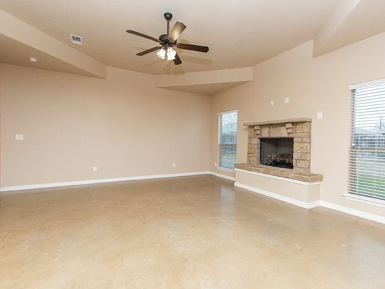 103 W Libra Dr — Photo 5
