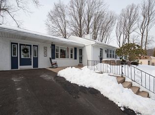 28 Brookside Dr, Feasterville, PA 19053