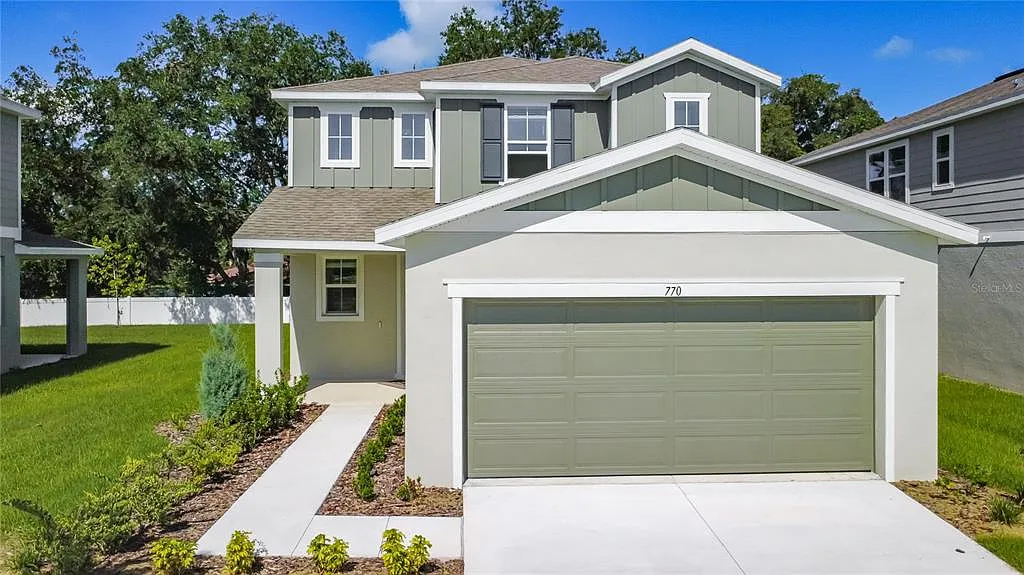 4 bed, 3.0 bath, 2170 sqft, $2,600 — Photo 1