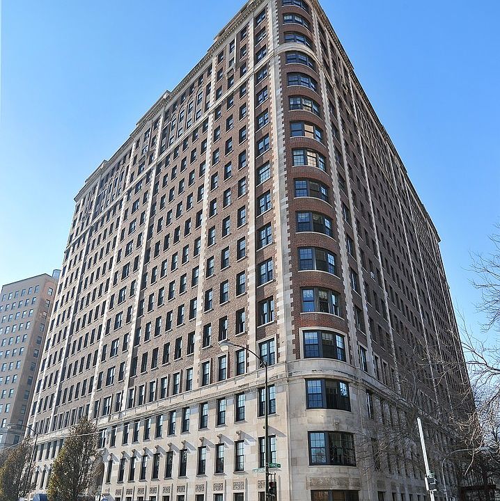1st image of 3750 N Lake Shore Dr APT 9A