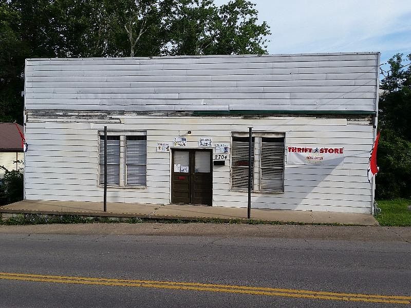 2704 Main St, Hurricane, WV 25526 Zillow