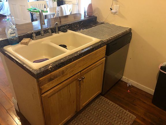 Full kitchen with dish washer