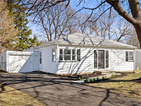 120 Howard Rd, Rochester, NY 14606