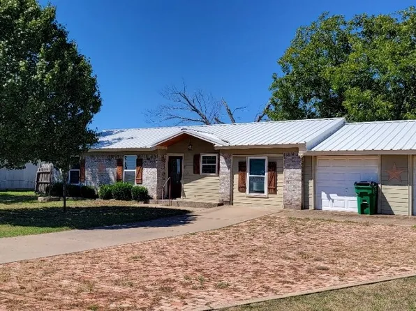 1050 N Seaman St, Eastland, TX 76448