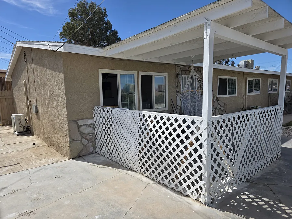 932 E Navajo St #B