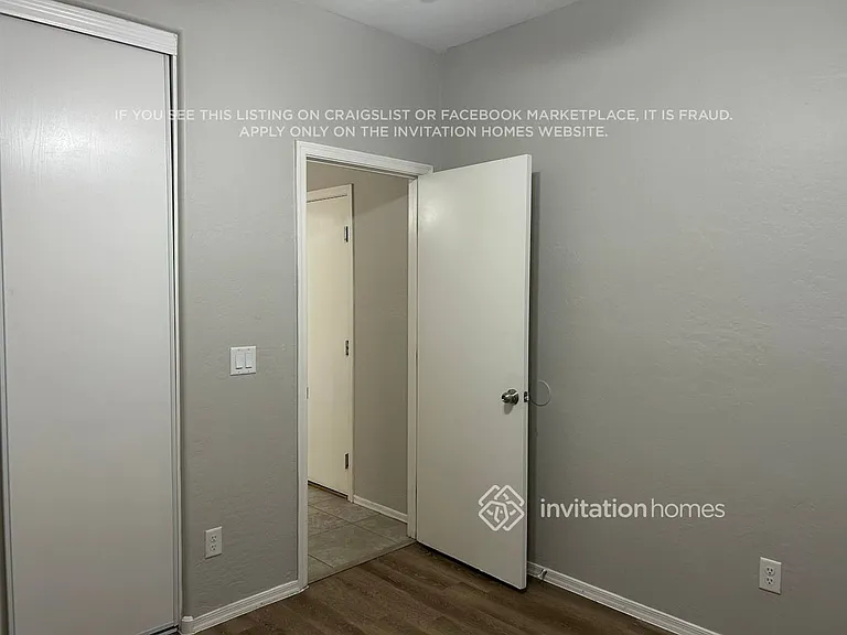2101 E Caspian Way — Photo 14