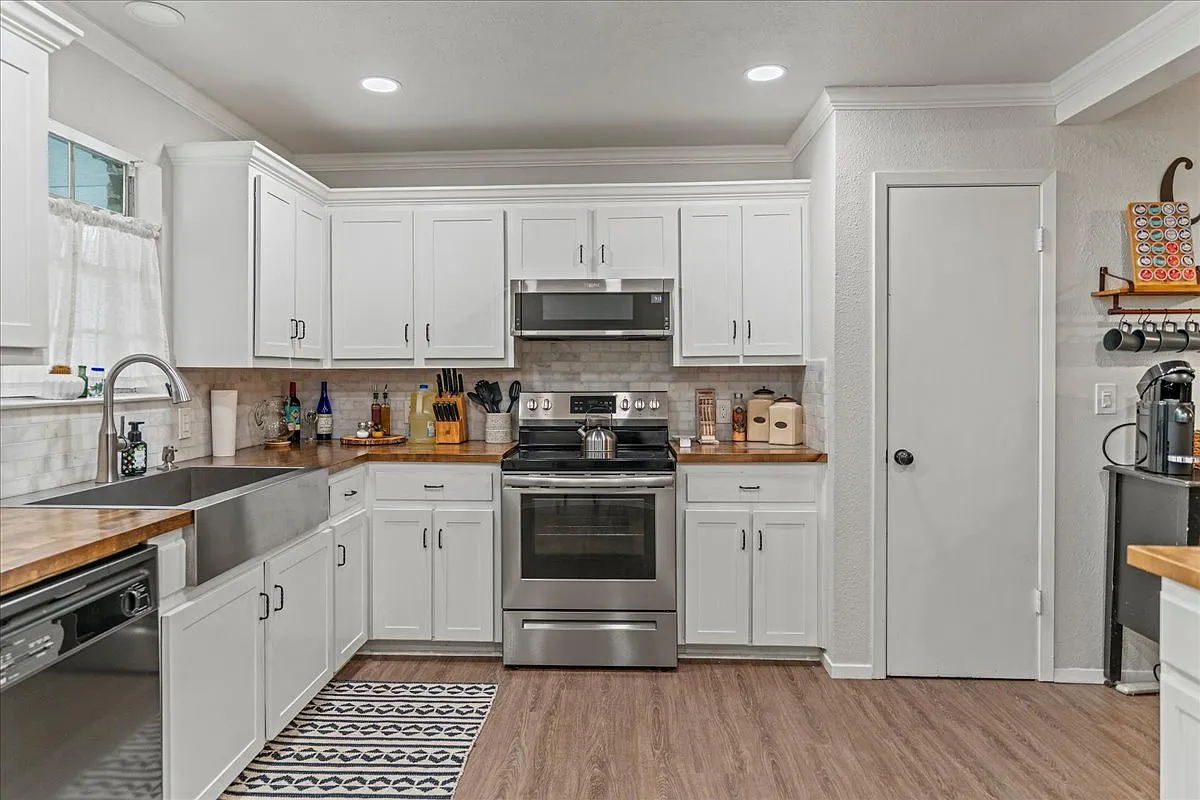 4 bed, 1730 sqft, $4,500 — Photo 2