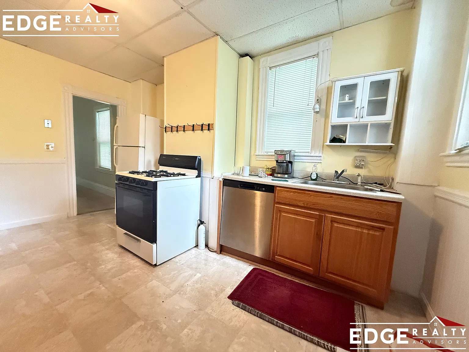 3 bed, 1.0 bath, $3,000 — Photo 1