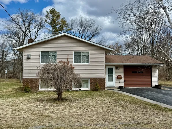 3 Champlain St, Centre Hastings, ON K0K 2K0