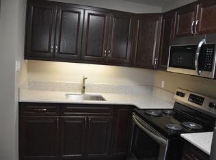 1035 Powers Street, Winnipeg, MB R2V 2G7