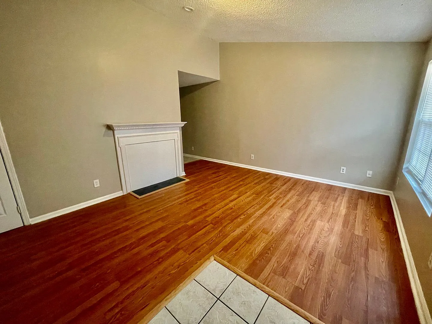 Welcome to 6019 Double Rein, this Adorable 3 Bedroom 2 Bath Ranch style home, nestled in the hear... — Photo 4