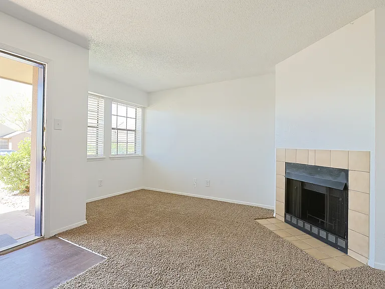 La Mesa — Photo 18