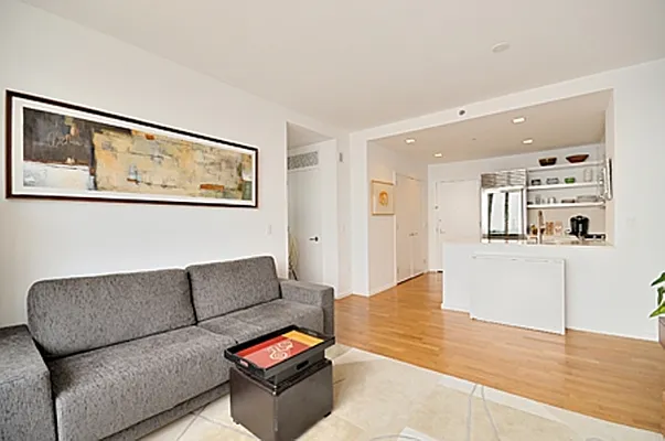 Sold by MNS | media 6