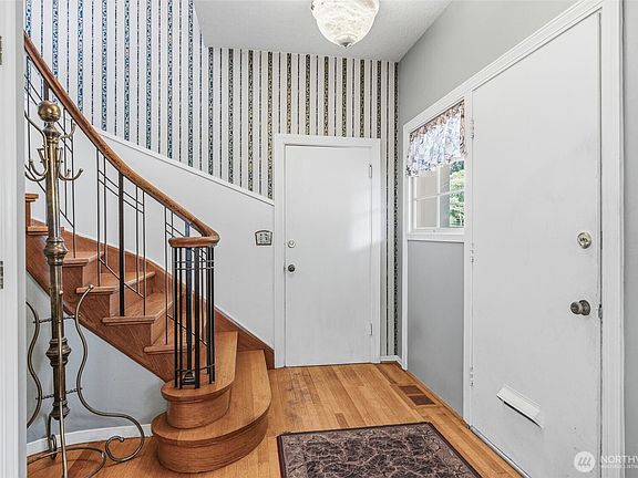 5th image of 2655 Pacific Way
