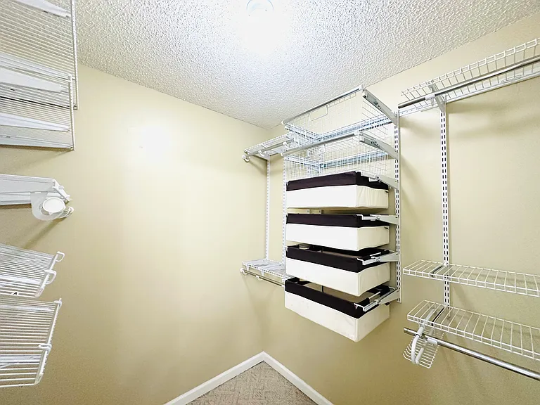 101 Foxwatch Cir — Photo 46