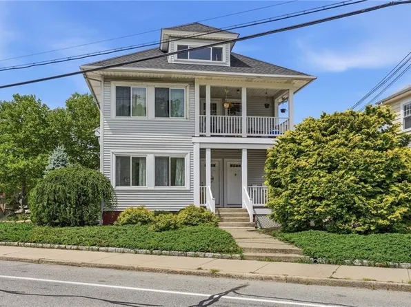 981 Smith St, Providence, RI 02908