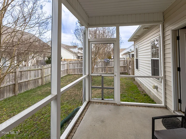 1624 Brook Hollow Dr #B — Photo 25