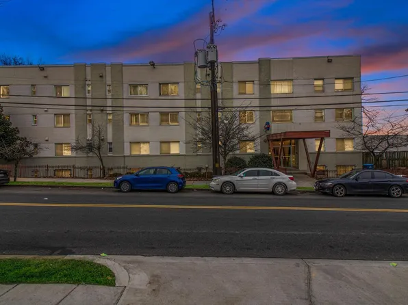 1501 27th St SE APT 406, Washington, DC 20020