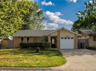 1020 NW 28th St, Moore, OK 73160
