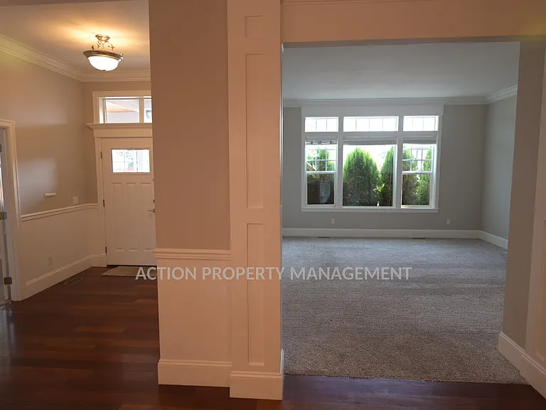 103 E Cobblestone Ln — Photo 11