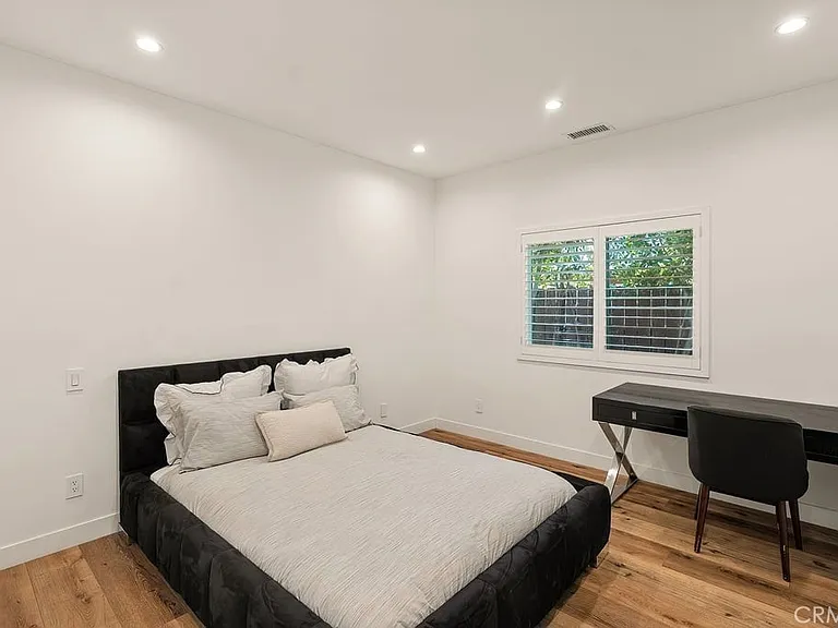 5332 Natick Ave — Photo 11