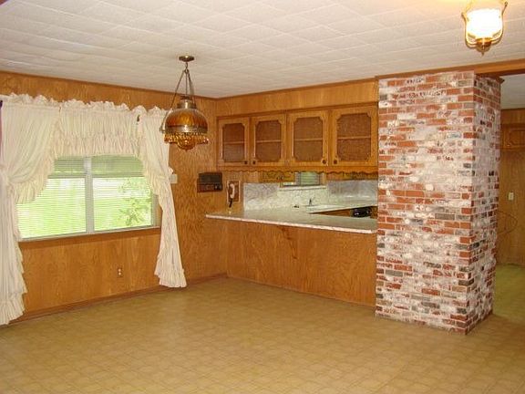 5th image of 505 N Major Dr
