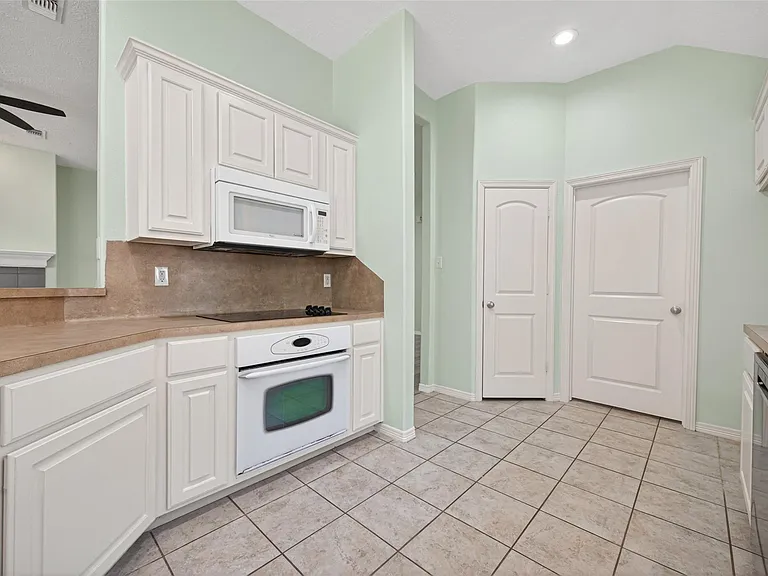 10542 Parkside Dr — Photo 14