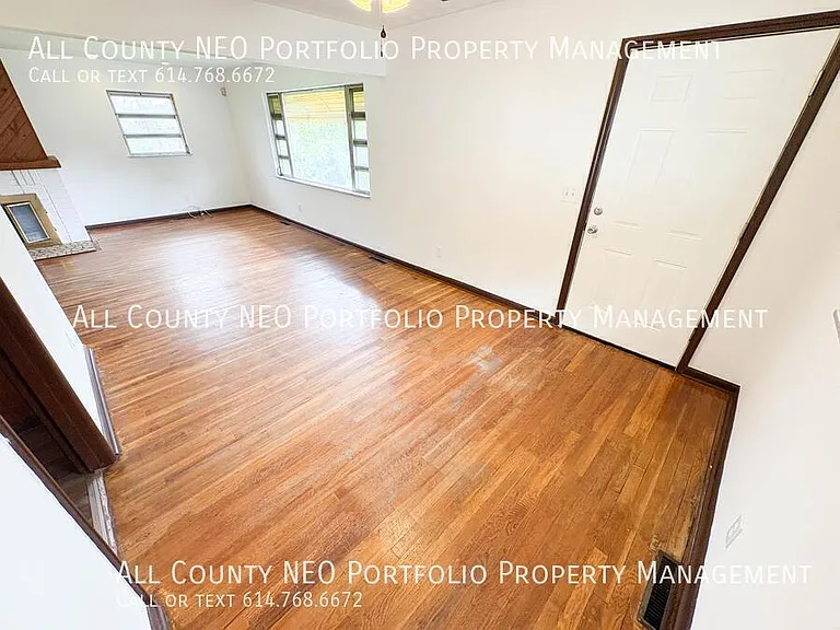 400 S Highland Ave — Photo 7