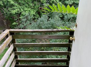 1143 Williamson St #5982996, Madison, WI 53703