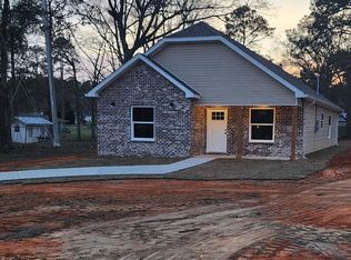 11694 Cottonwood Rd, Cottonwood, AL 36320
